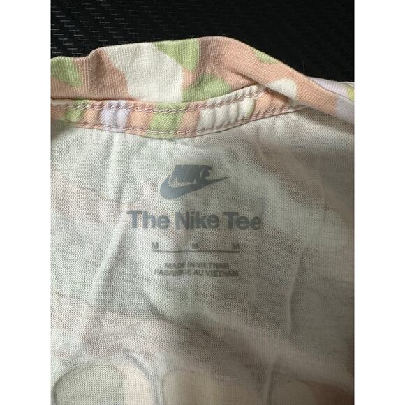 Nike Camo “Sports are a trip” Graphic T-Shirts Size Medium - Picture 2 of 9